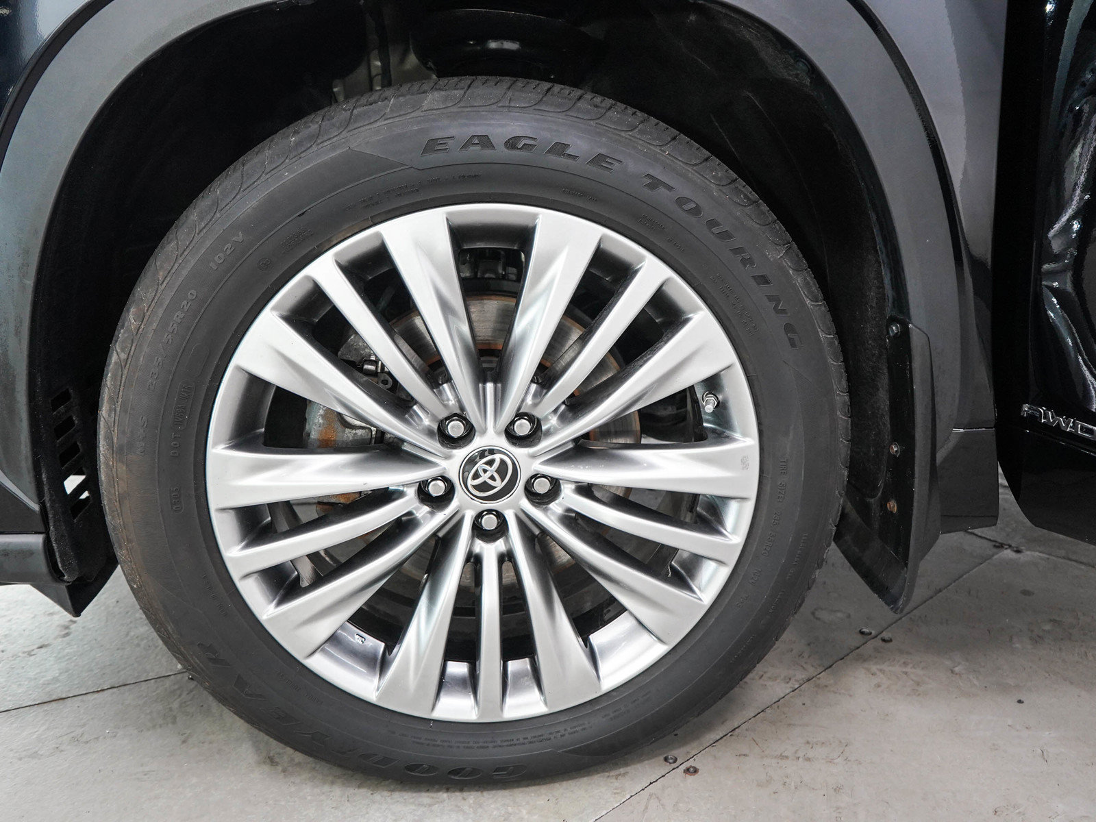 Used 2024 Toyota Highlander Platinum AWD/4WD image 33