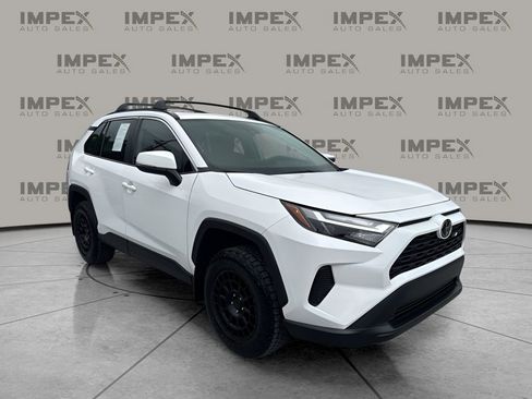 Used 2025 Toyota RAV4 XLE w/ Convenience Package FWD image 7