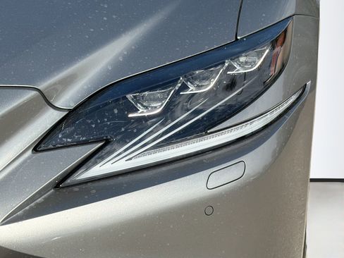 Used 2019 Lexus LS 500 AWD image 9