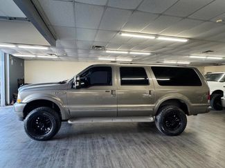 Used 2004 Ford Excursion Limited image 1