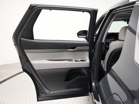 Used 2025 Hyundai Palisade SEL FWD image 21