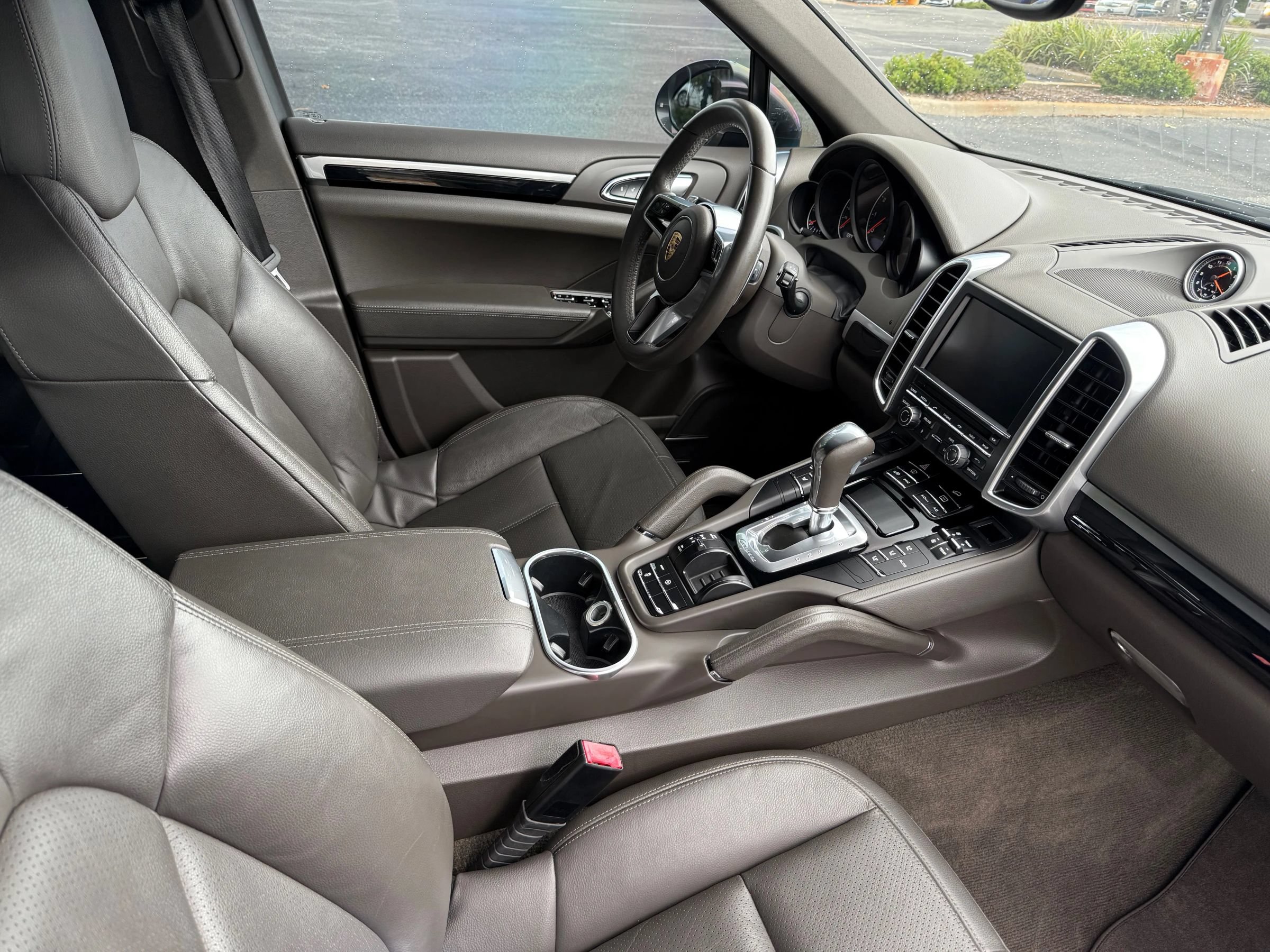 Used 2016 Porsche Cayenne AWD/4WD image 18