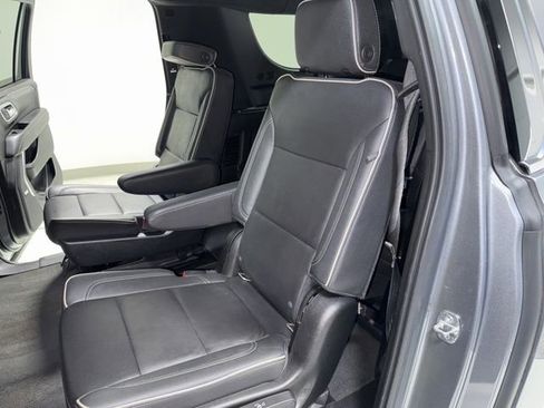 Used 2021 GMC Yukon XL SLT w/ SLT Luxury Plus Package image 31