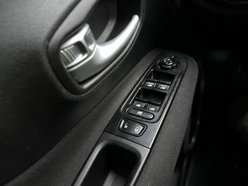 Used 2021 Jeep Renegade Sport image 36