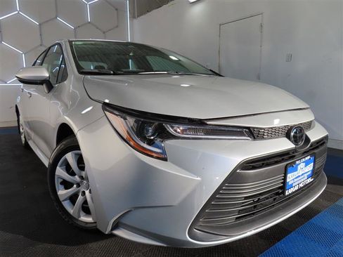 Used 2026 Toyota Corolla LE FWD image 2