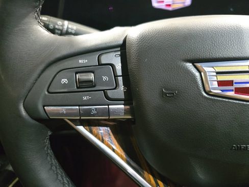 Used 2022 Cadillac Escalade Luxury AWD/4WD image 18