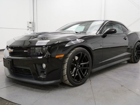 Used 2015 Chevrolet Camaro ZL1 image 3