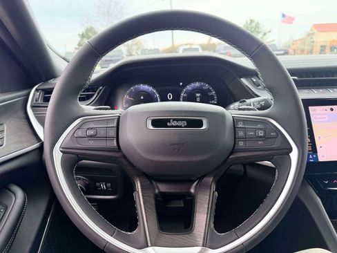 New 2026 Jeep Grand Cherokee L Limited AWD/4WD image 17