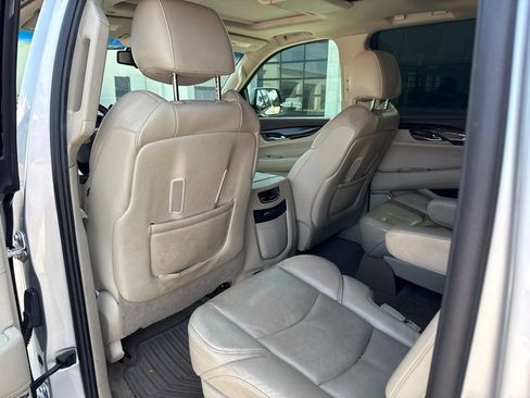 Used 2015 Cadillac Escalade ESV Premium AWD/4WD image 16
