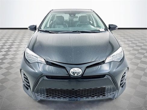 Used 2017 Toyota Corolla SE image 2