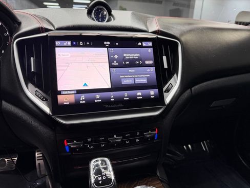 Used 2021 Maserati Ghibli S RWD image 25