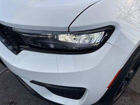 Certified 2022 Jeep Grand Cherokee Altitude image 30