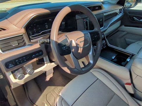 Certified 2022 GMC Yukon XL Denali image 15