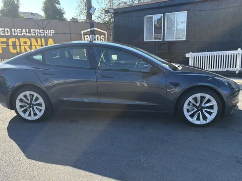 Used 2021 Tesla Model 3 Standard Range Plus RWD image 10