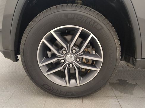 Used 2017 Jeep Grand Cherokee Limited AWD/4WD image 31