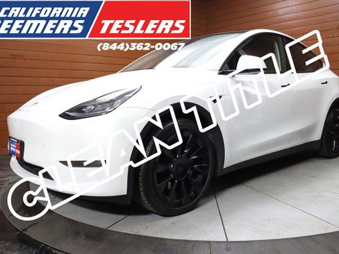 Used 2022 Tesla Model Y Long Range image 1