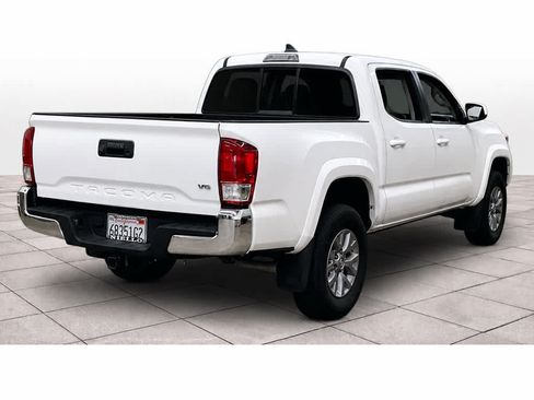 Used 2017 Toyota Tacoma SR5 w/ Tow Package RWD image 15