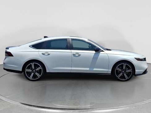 Used 2024 Honda Accord Sport image 9