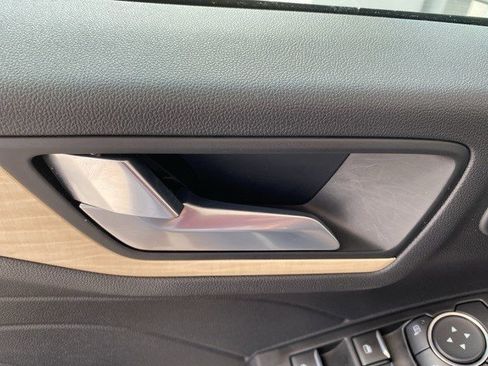 Certified 2022 Ford Escape Titanium w/ Titanium Elite Package image 10