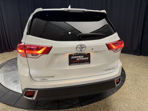 Used 2019 Toyota Highlander Limited Platinum image 8