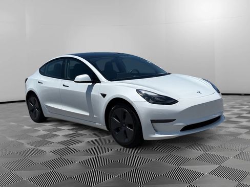 Used 2023 Tesla Model 3 Standard Range RWD image 7