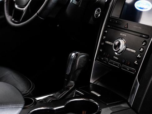 Used 2019 Ford Explorer Limited w/ Class III Trailer Tow Package image 21