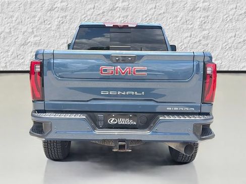 Used 2024 GMC Sierra 2500 Denali w/ Denali Reserve Package AWD/4WD image 4