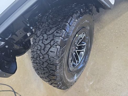 New 2026 Jeep Wrangler Unlimited Rubicon AWD/4WD image 32