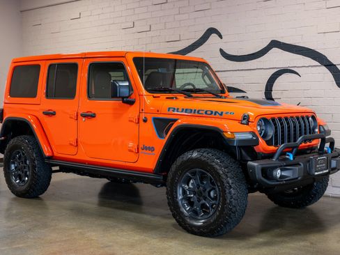 Used 2023 Jeep Wrangler Unlimited Rubicon 4xe AWD/4WD image 2