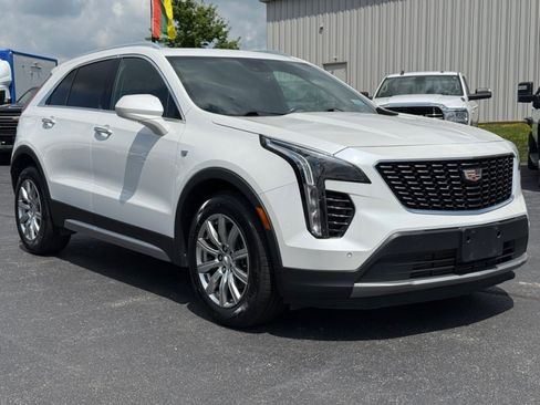 Used 2019 Cadillac XT4 Premium Luxury AWD/4WD image 2