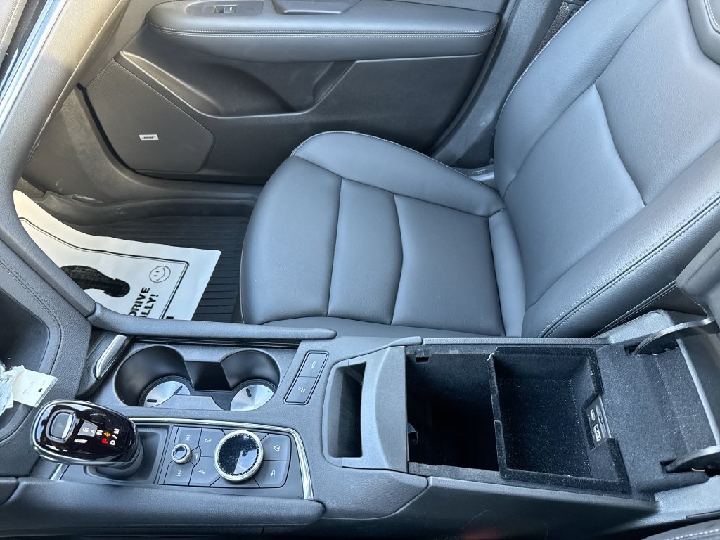 Used 2024 Cadillac XT6 Luxury AWD/4WD image 24