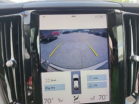 Used 2021 Volvo XC60 T5 Momentum w/ Climate Package image 28