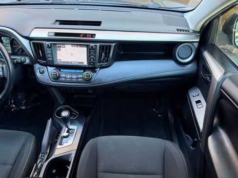 Used 2018 Toyota RAV4 XLE image 22