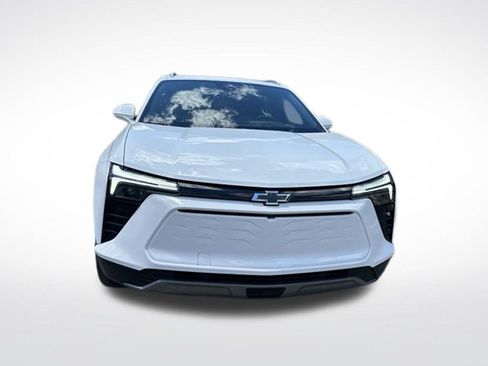 Used 2024 Chevrolet Blazer EV LT AWD/4WD image 9