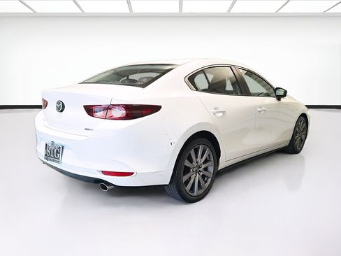 Used 2019 MAZDA MAZDA3 Sedan FWD image 4