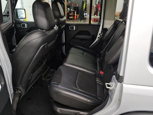 Used 2022 Jeep Wrangler Unlimited Rubicon 4xe w/ Cold Weather Group image 10