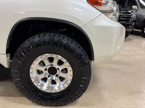 Used 2014 Toyota Land Cruiser AWD/4WD image 17
