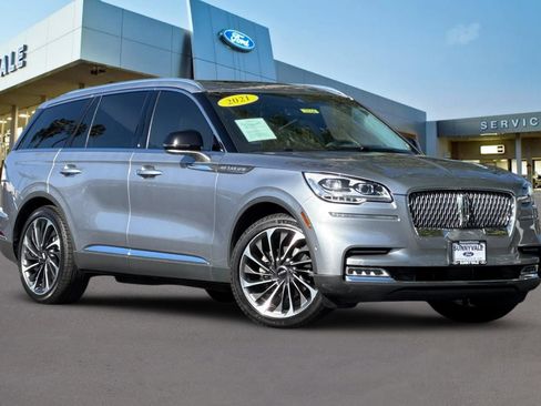 Used 2021 Lincoln Aviator Reserve w/ Equipment Group 202A AWD/4WD image 2