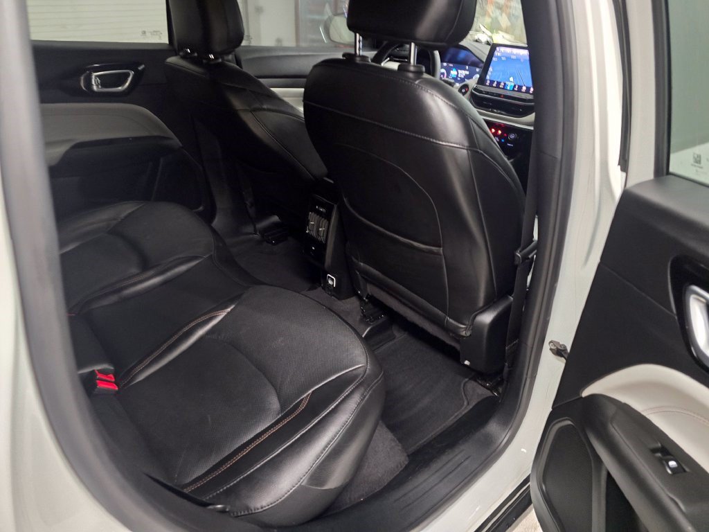 Used 2023 Jeep Compass Limited w/ Elite Group AWD/4WD image 33