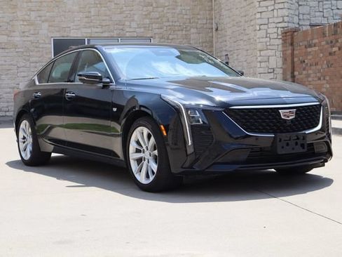 Used 2025 Cadillac CT5 Premium Luxury RWD image 2