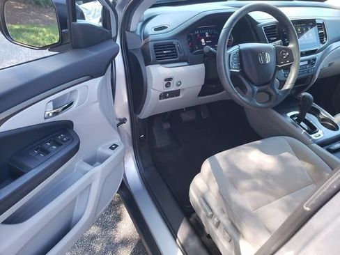 Used 2020 Honda Pilot EX image 10