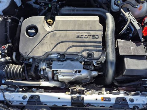 Used 2018 Chevrolet Malibu LT image 17