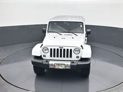 Used 2016 Jeep Wrangler Unlimited Sahara AWD/4WD image 14