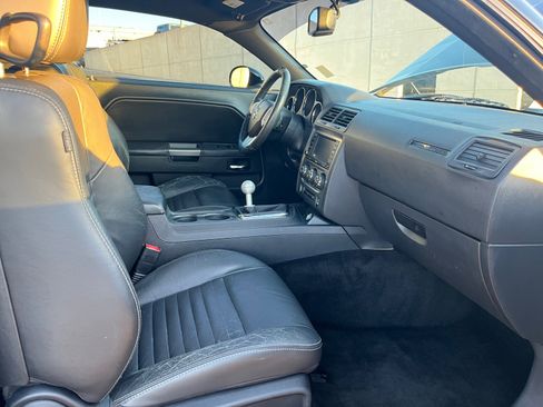 Used 2013 Dodge Challenger R/T Plus image 31