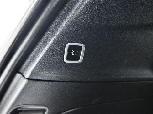 Used 2024 Chrysler Pacifica Touring FWD image 60