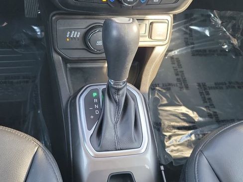 Used 2020 Jeep Renegade Limited image 30