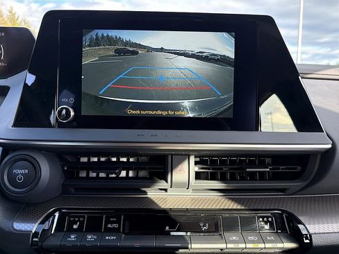 Used 2025 Toyota Prius XLE image 15