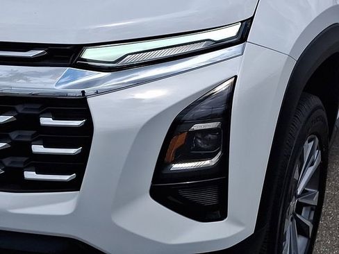 Used 2026 Chevrolet Equinox LT FWD image 9