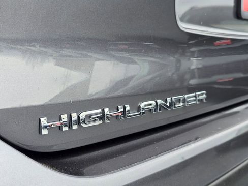 Used 2023 Toyota Highlander XLE FWD image 15