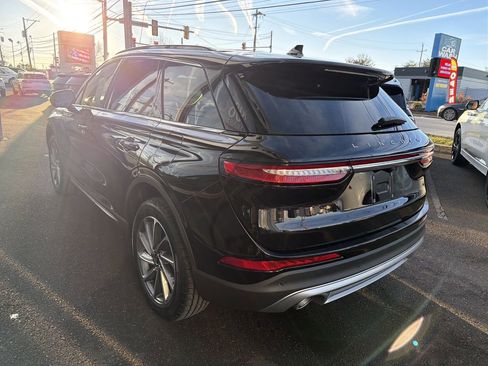 New 2026 Lincoln Corsair Premiere image 3